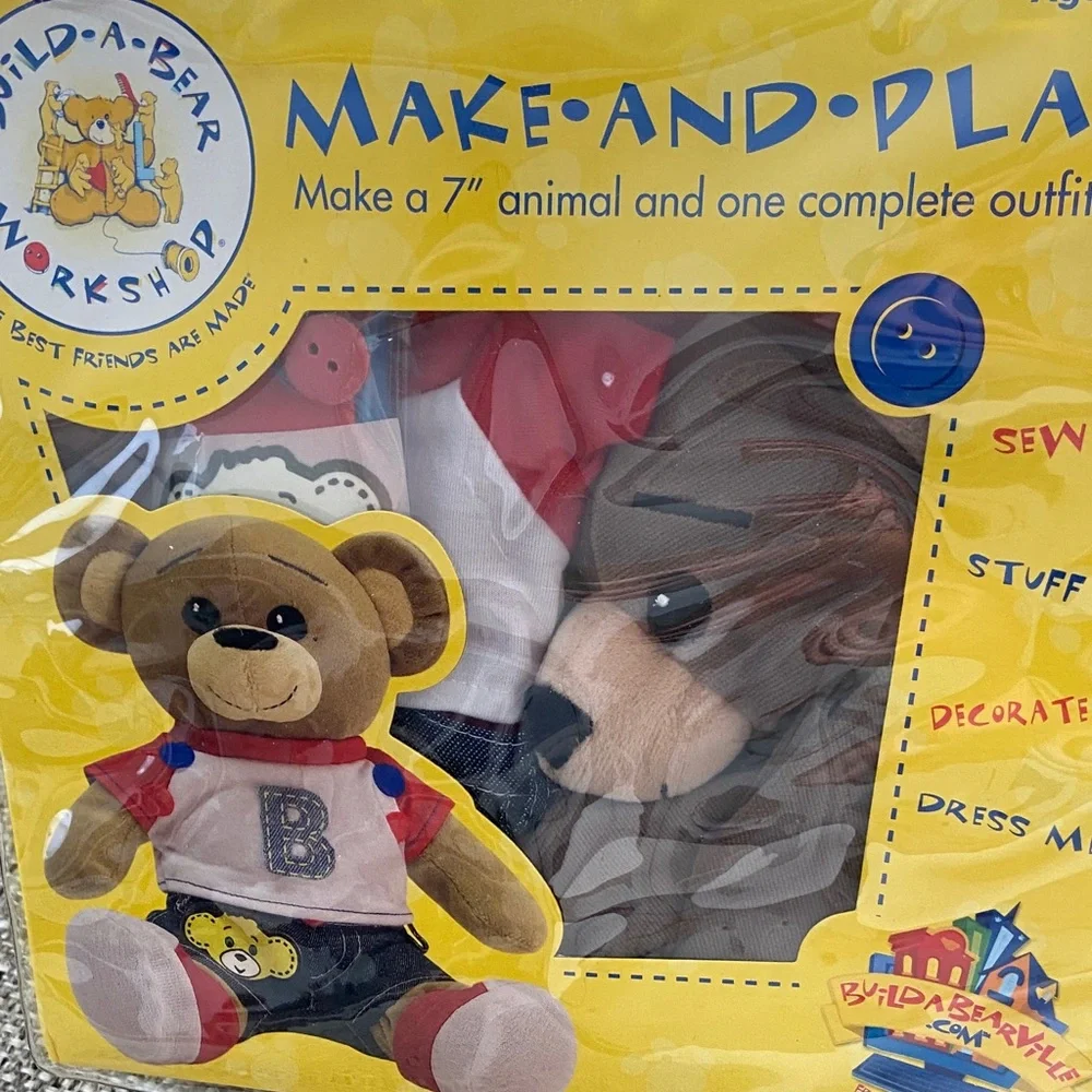 New Build-A-Bear Make-and-Play Kit - Brown and Red Bear